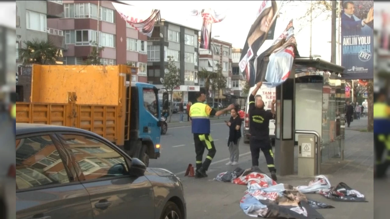 Afi�ler, ara� giydirmeler ve flamalar kald�r�ld�