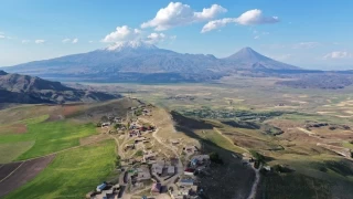 Ağrı Dağı takke buzulu hızla eriyor