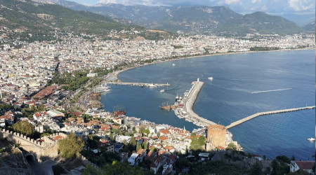 Alanya'da turizm hareketlilii ekimde de srecek 