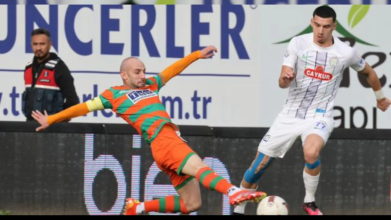 Alanyaspor 3 ma� sonra kazand� 