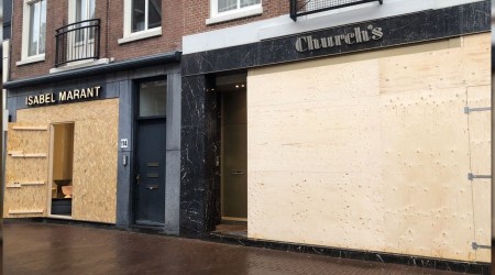 Amsterdam'da yağmalamaya karşı beton bloklar