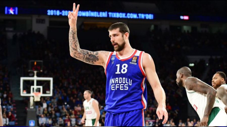 Anadolu Efes'te ayr�l�k