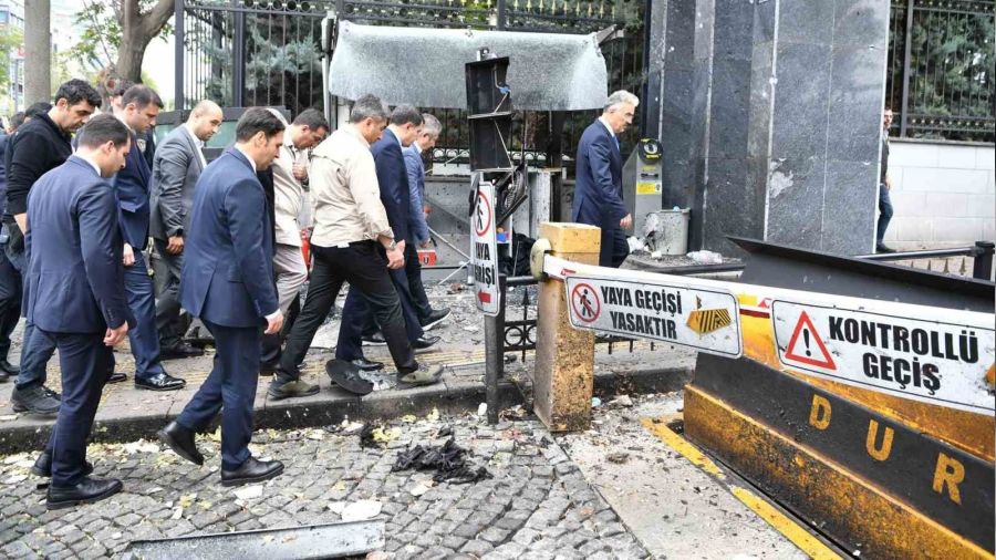 Ankara Valisi �ahin, olay yerinde incelemelerde bulundu