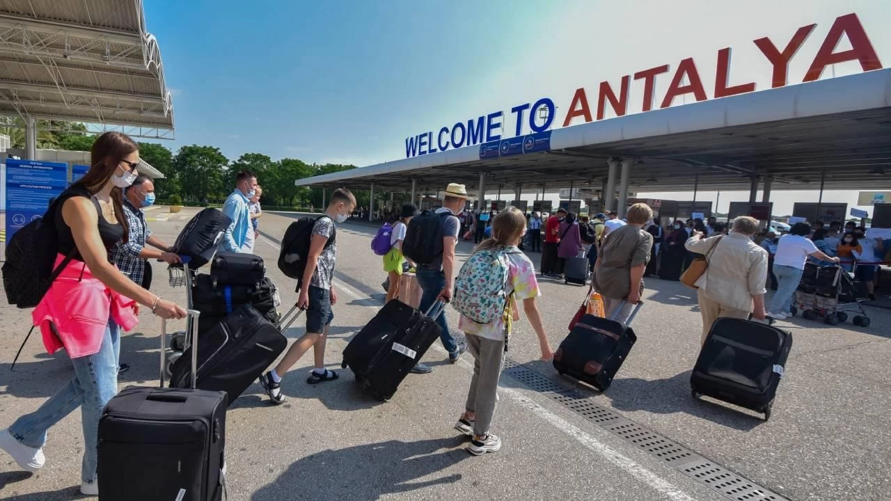 Antalya, 2023'te 15.7 milyon yabancı turist ağırladı