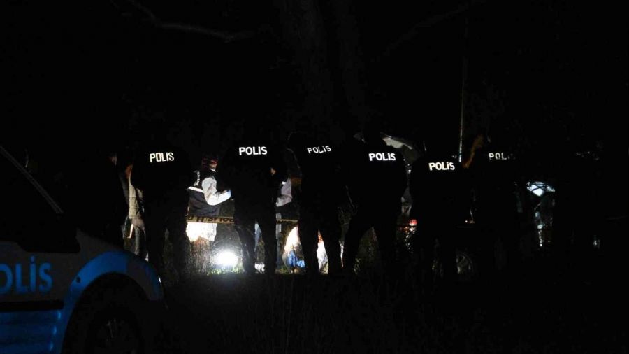 Antalya'da polis memuru aracında ölü bulundu
