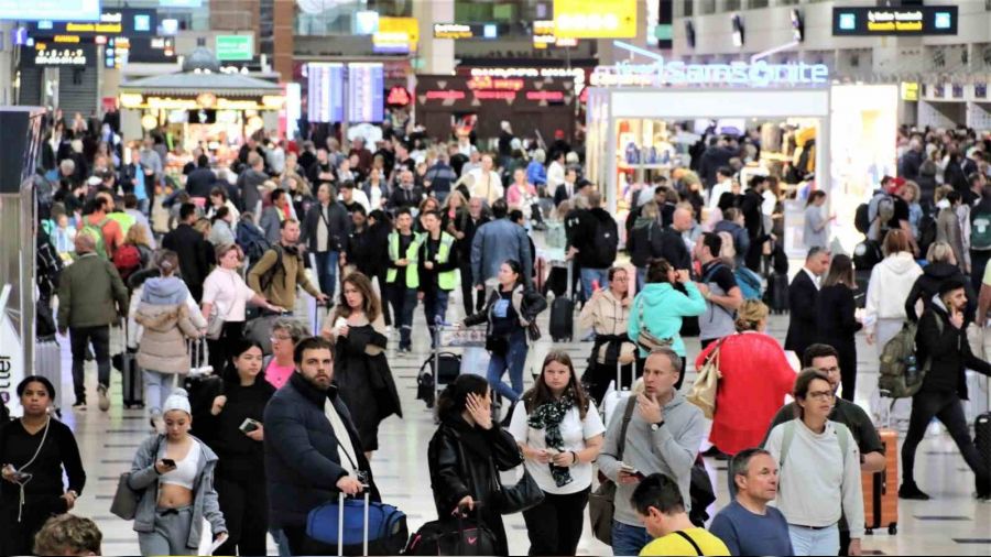 Antalya'ya gelen turist say�s� 4 milyonu ge�ti