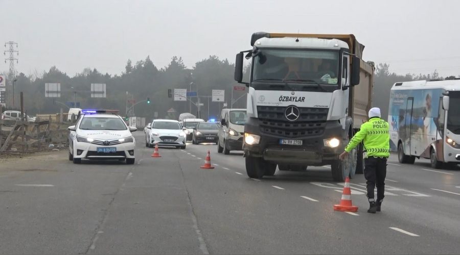 Arnavutköy'de hafriyat kamyonlarına denetim