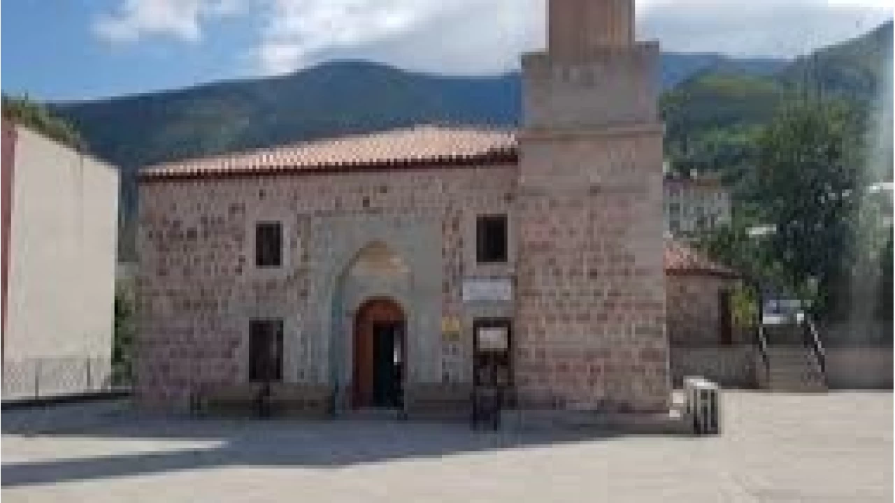 Artvin Salihbey Camii: Tarihi ve kültürel bir miras