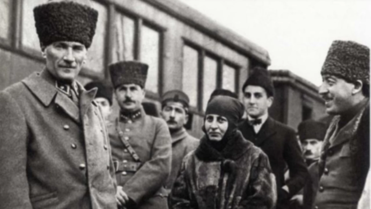 Atatürk'ten 5,5 saat süren basın toplantısı