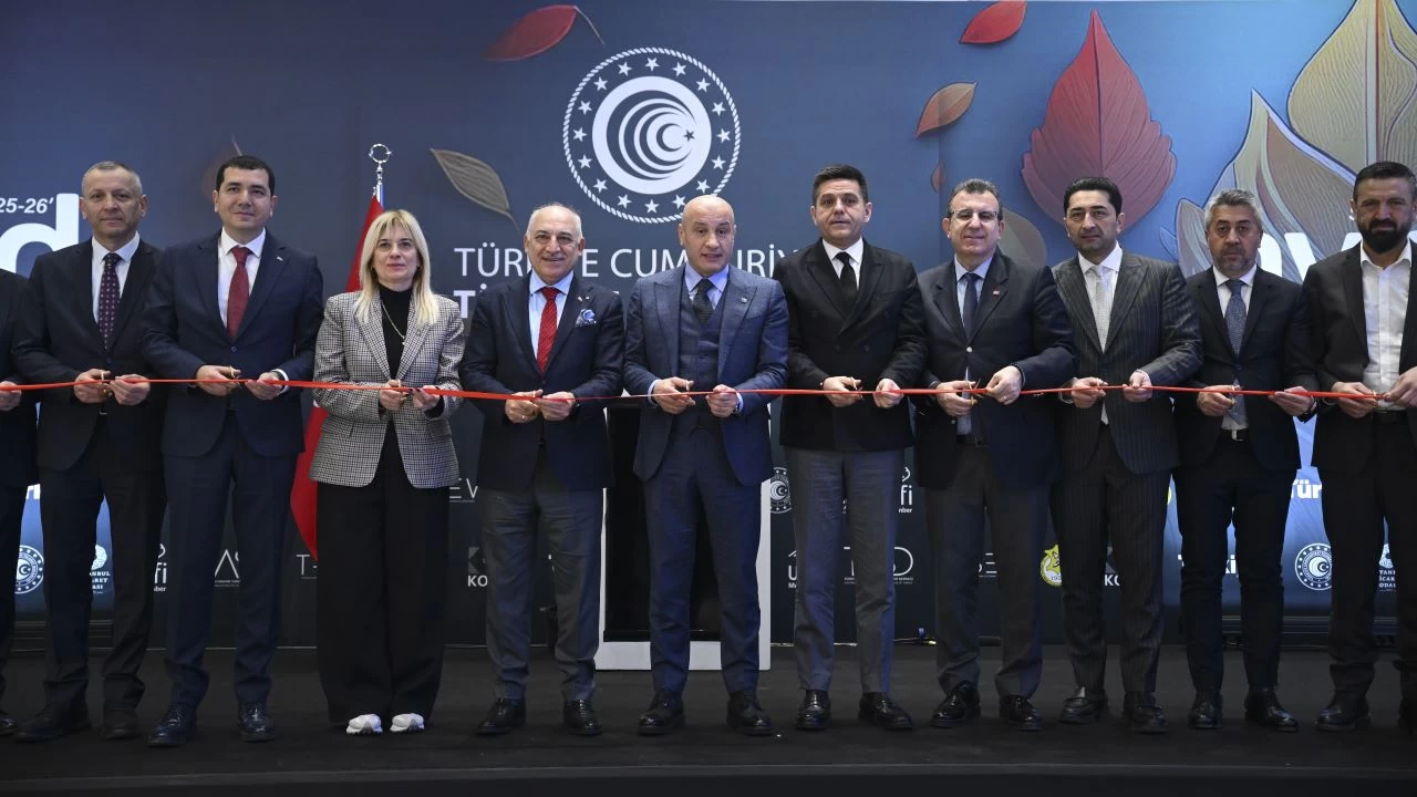 Avrupa'n�n en b�y�k ayakkab� fuar� �stanbul'da ba�lad�