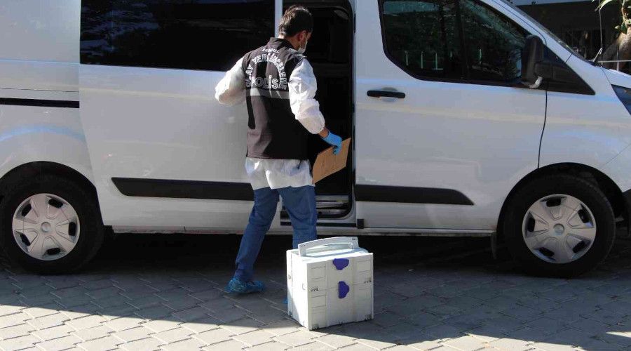 Avukat evinde ölü bulundu