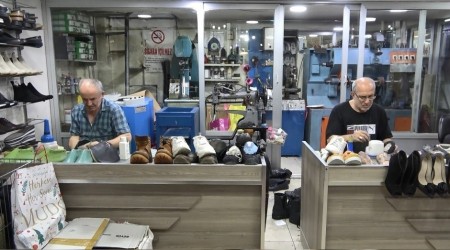 Ayakkabı ustaları teknolojiye direniyor