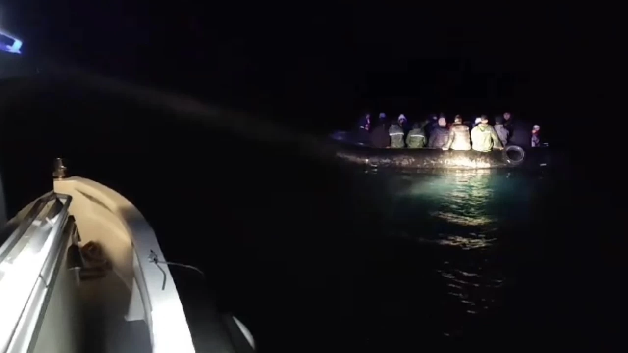 Ayvacık açıklarında 80 kaçak göçmen daha yakalandı
