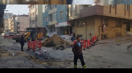 Bağcılar'da doğalgaz borusu patladı