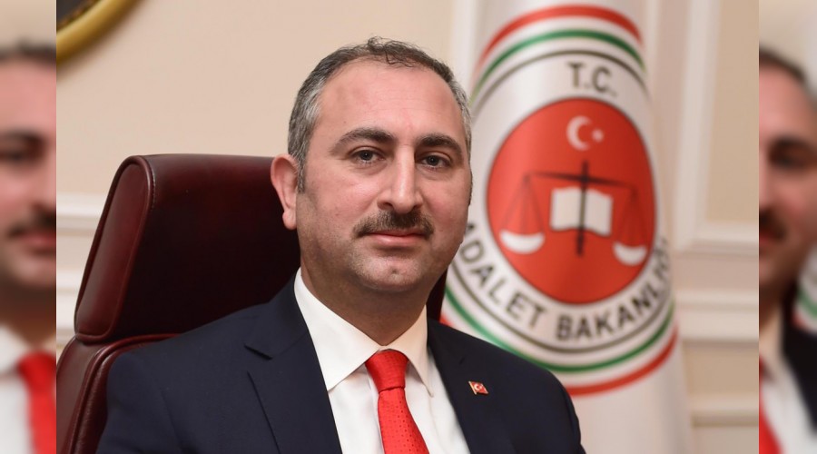 Bakan G�l'den firari CEO ve Kavala a��klamas�