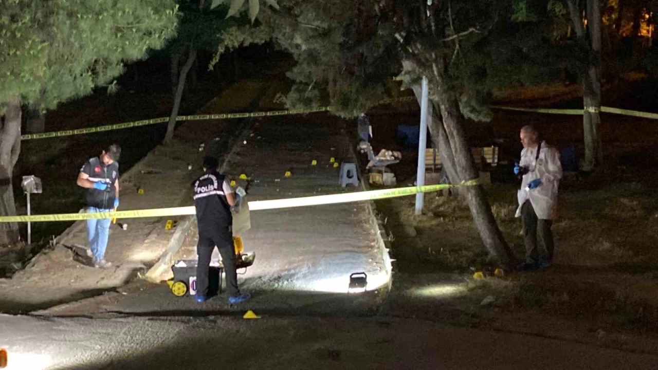 Bakırköy'de hastanenin bahçesinde silahlı çatışma: 4 yaralı