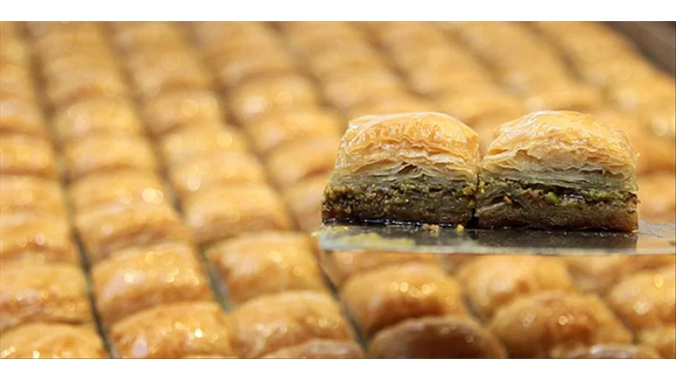 Baklava al�rken kutuya servet �demeyin