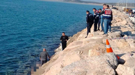 Balık tutarken denize düşen şahıs hayatını kaybetti