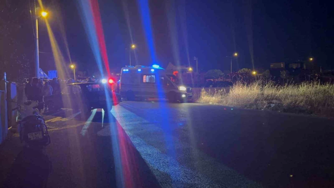 Balıkesir'de duvara çarpan motosiklet alev aldı: 1 ölü, 1 yaralı