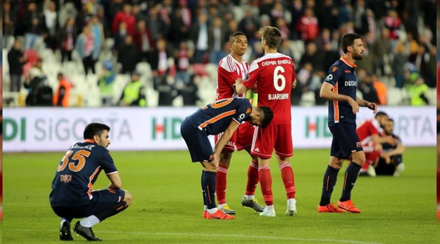 Ba�ak�ehir eriyor