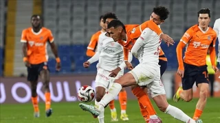 Ba�ak�ehir ile Antalyaspor ma��ndan gol sesi ��kmad�