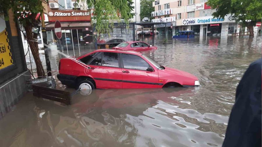 Başkent'te tekne gibi araba bağladılar