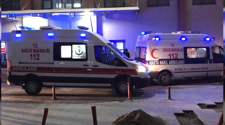Batman’da askeri araç devrildi