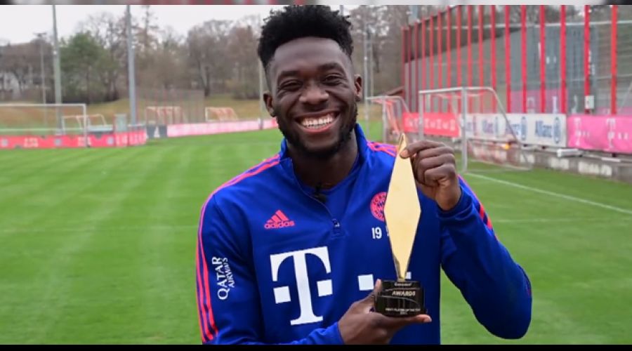 Bayernli oyuncu y�l�n futbolcusu se�ildi