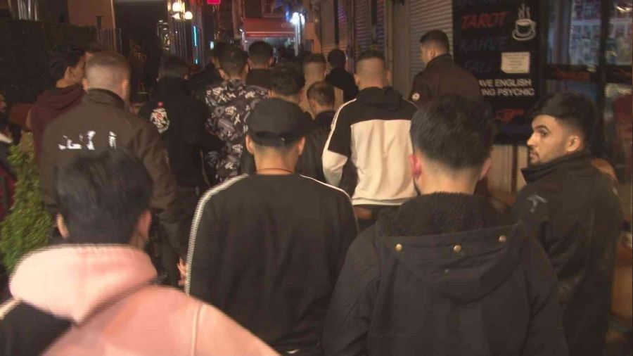 Beyoğlu'nda bir gecede 120 kaçak göçmen yakalandı