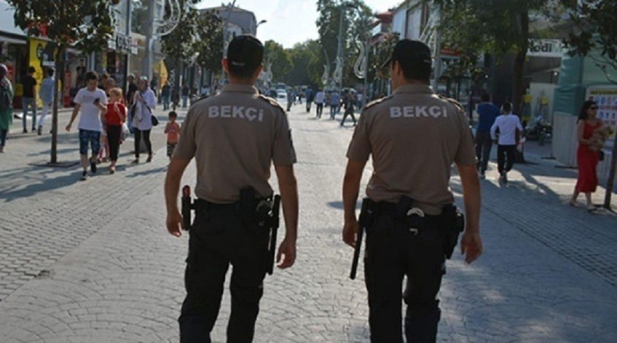 Bıçaklanan bekçi ağır yaralandı