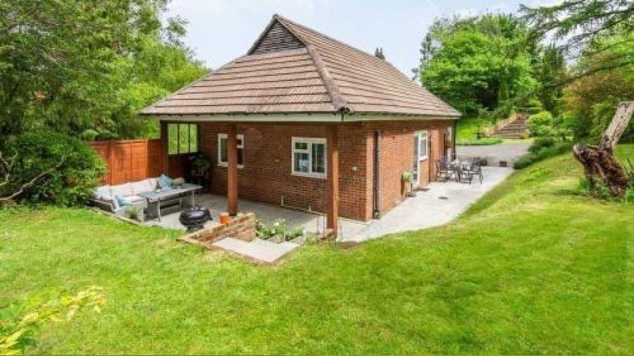 Bodrum'da kargir pansiyon ve arsas� icradan sat�l�kt�r