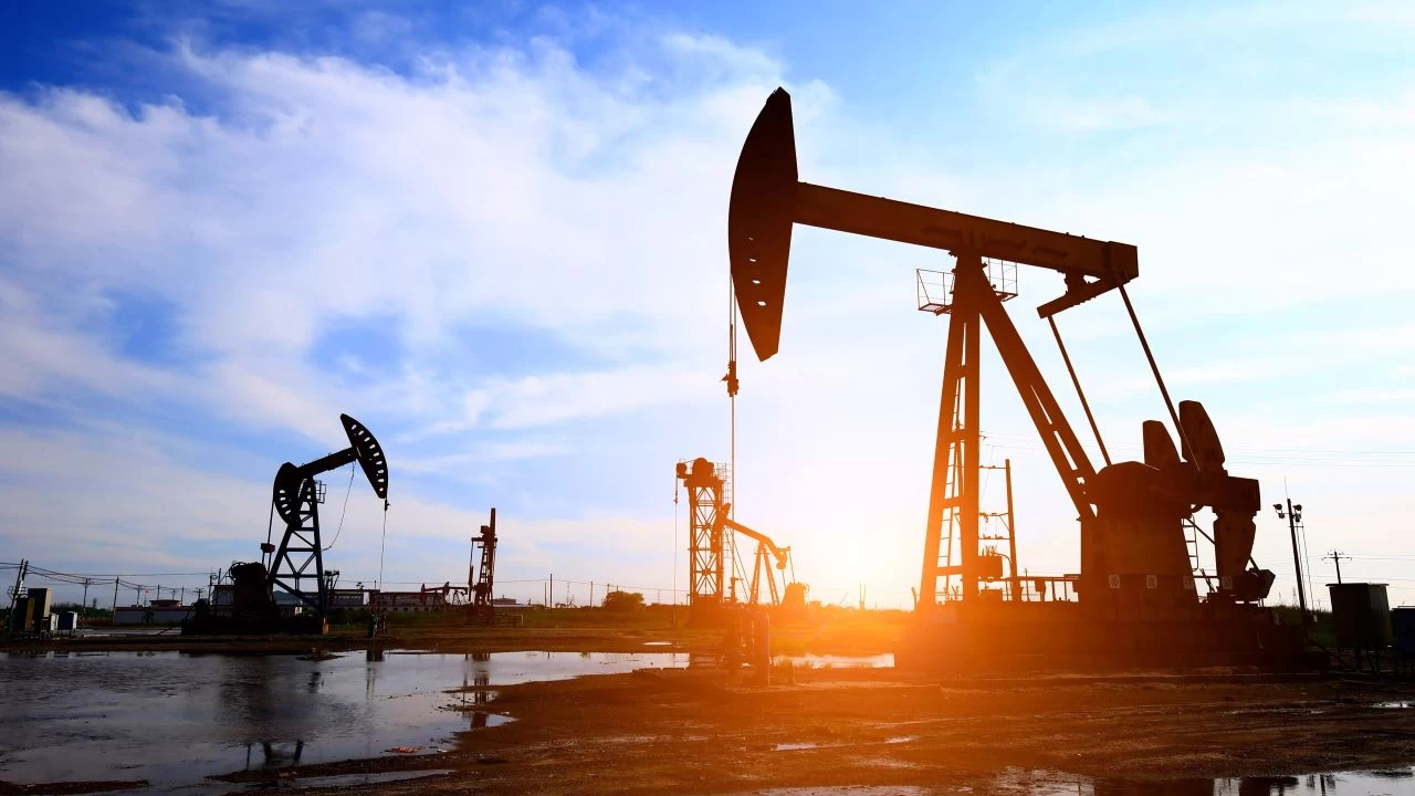 Brent petrol�n varil fiyat� 74.08 dolar