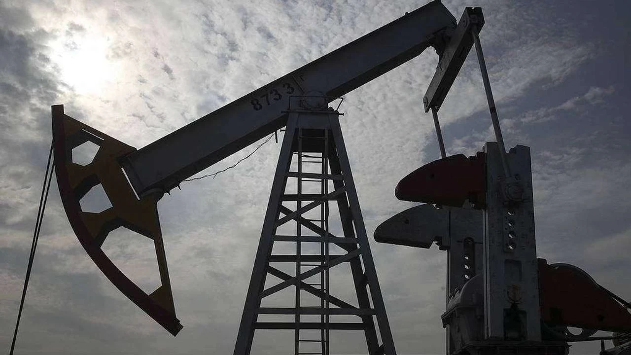 Brent petrolün varil fiyatı 74.80 dolar