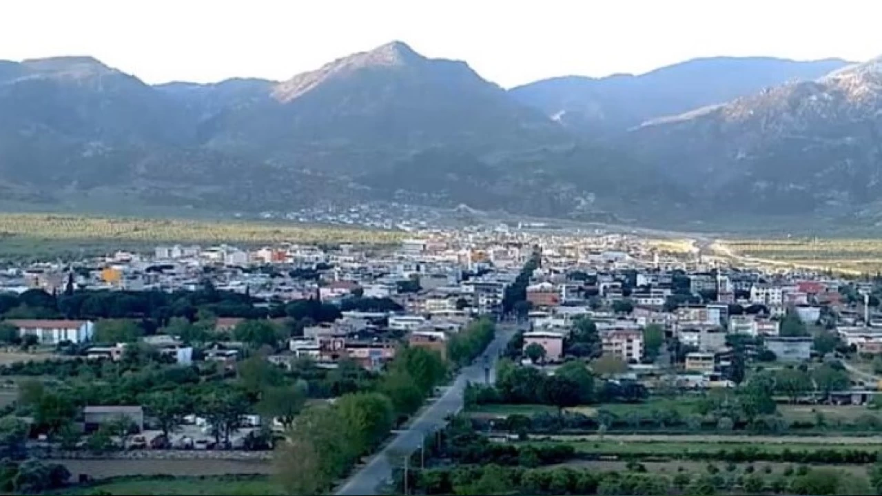 Buharkent: Jeotermal kaynaklar� �ne ��kan il�e