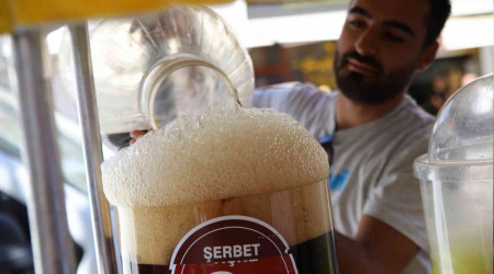 Bunaltan scaklarn serinleten iecei: Meyan erbeti