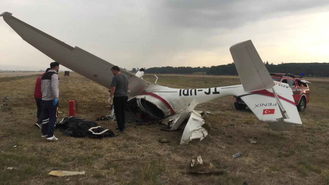 Bursa'da e�itim u�a��n�n d��mesi sonucu iki pilot �ld�