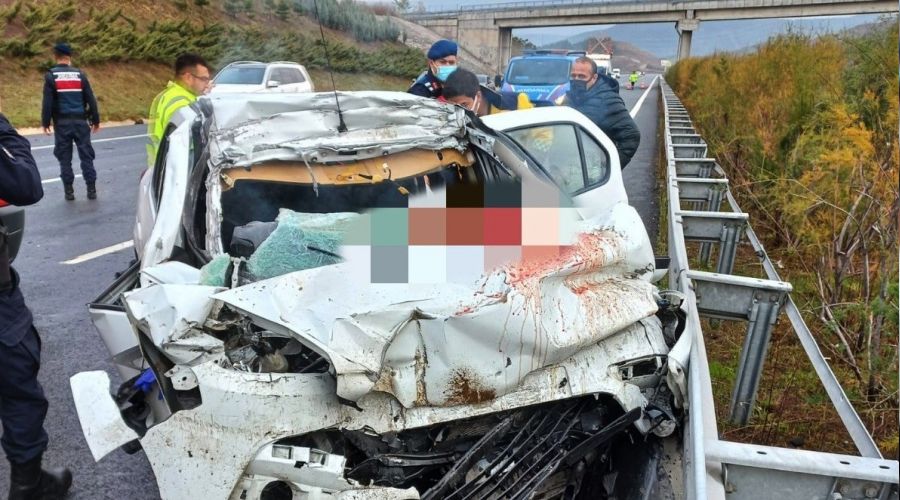Bursa'da otobanda feci kaza: 4 kişi öldü