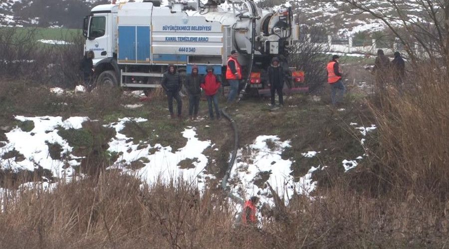 B�y�k�ekmece'deki gizemli kaz�n�n s�rr� ��z�ld�