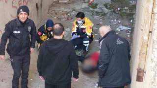 Buzda kayan adam feci şekilde can verdi