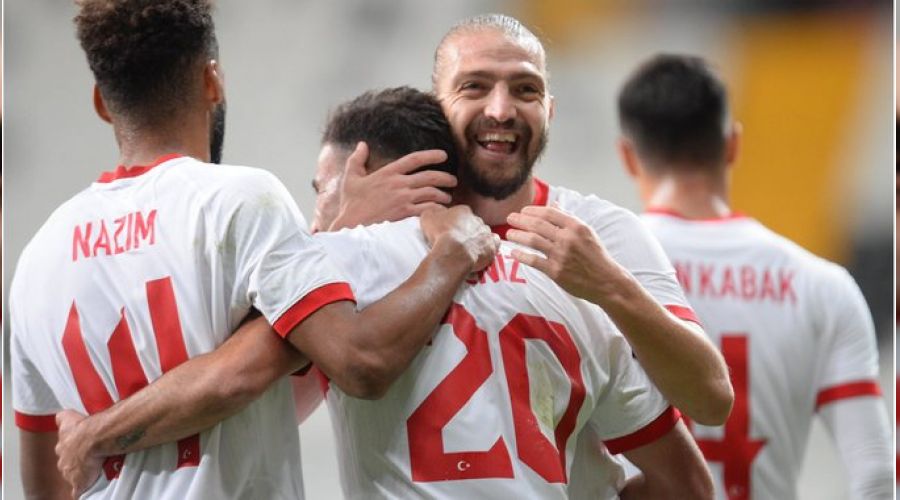 Caner Erkin'in Milli Tak�m mutlulu�u