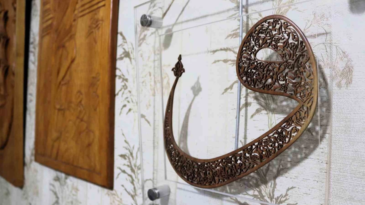Çarşının tek 'Naht' sanatı ustası