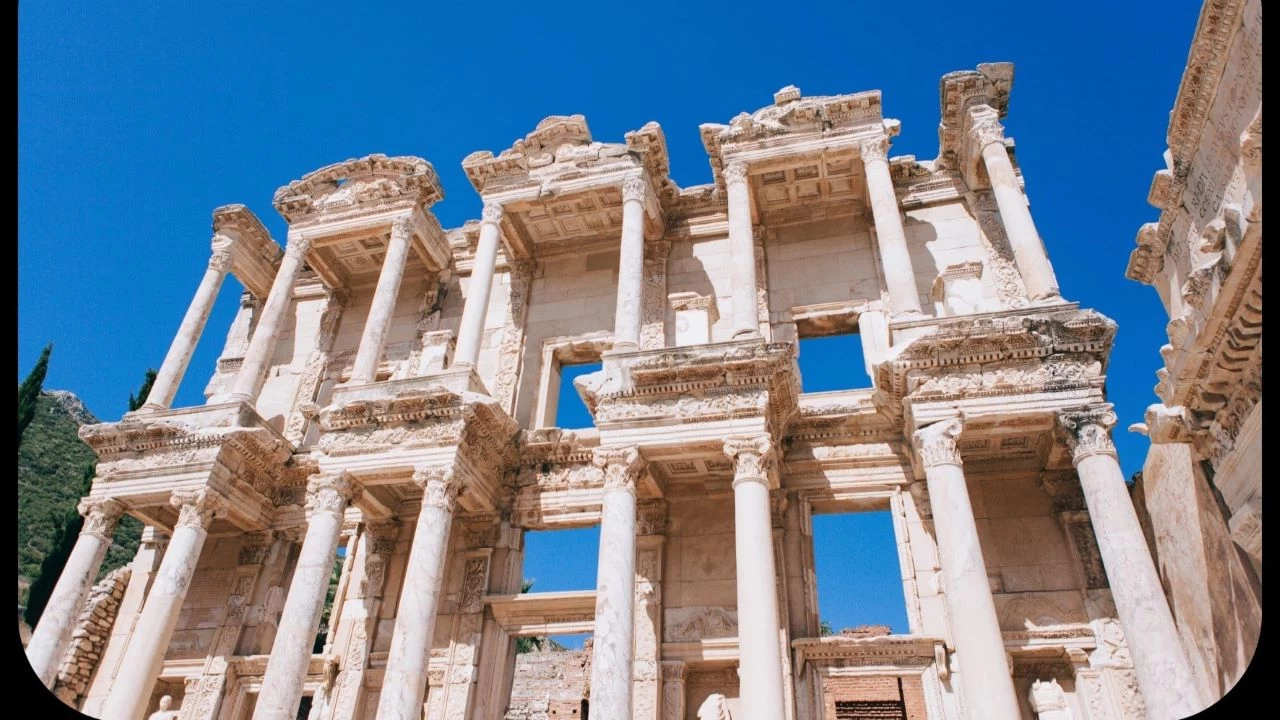 Celsus Kütüphanesi: Efes'in taşlara kazınmış bilgelik tapınağı