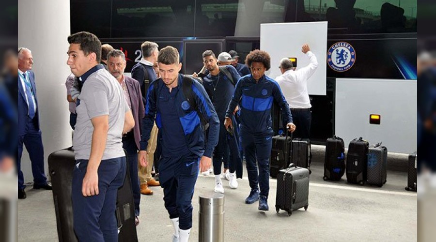 Chelsea, İngiltere'ye döndü