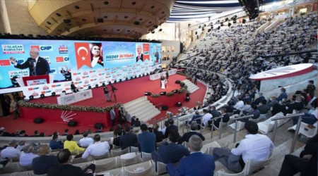 CHP'nin 38. Olaan Kurultay'nda genel bakan seimi iin oy verme ilemi balad