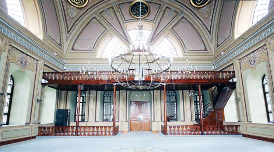 Cihangir Camii ibadete açıldı