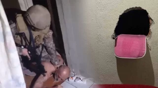 Cinayet zanlısı deldiği duvardan kaçmaya çalıştı