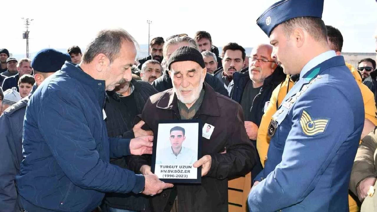 Cinayete kurban giden s�zle�meli er topra�a verildi