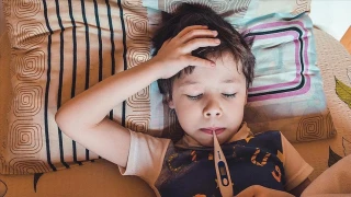 Çocukta ateş 39 dereceye çıktığında hemen panik yapmayın!