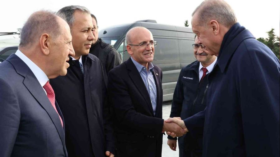 Cumhurbaşkanı Erdoğan'ın yanında dikkat çeken isim