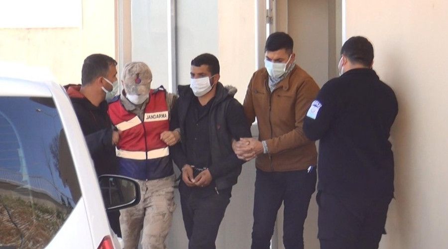 DEA�'l� 3 ter�rist, Suriye s�n�r�nda patlay�c�larla yakaland�